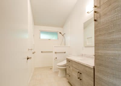 As Oahu’s most popular design+build contractor, Graham Builders has experience in building accessible bathrooms that are beautiful, functional and safe for all ages and abilities.